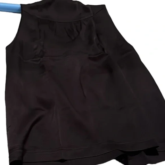 Valentino Roma medium silk camisole ITALY 42AUTHENTIC embellished neckline